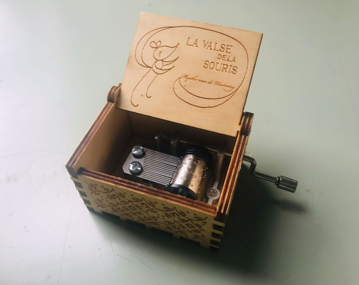 ‘La Valse de la Souris’, Music Box